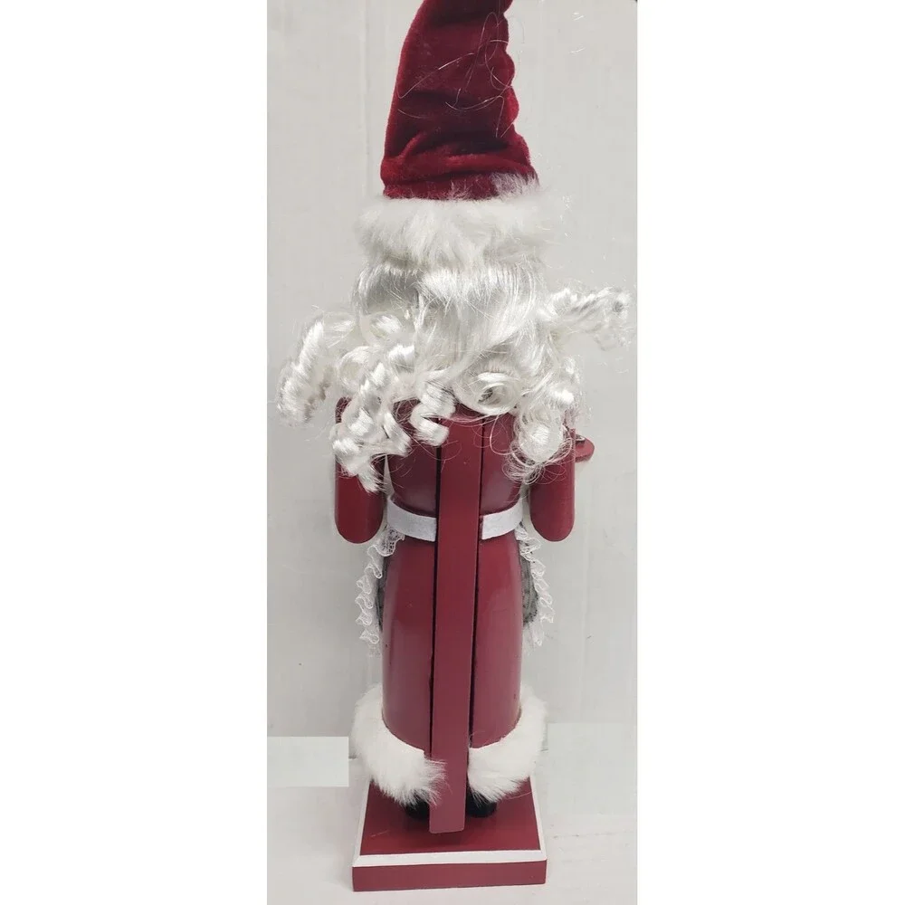Wooden Christmas Nutcracker,14